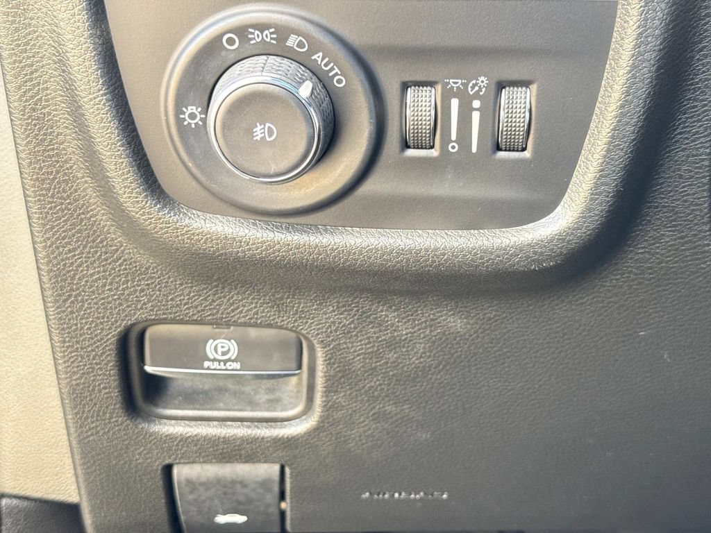 Used 2022 Jeep Grand Cherokee Limited RWD image 24