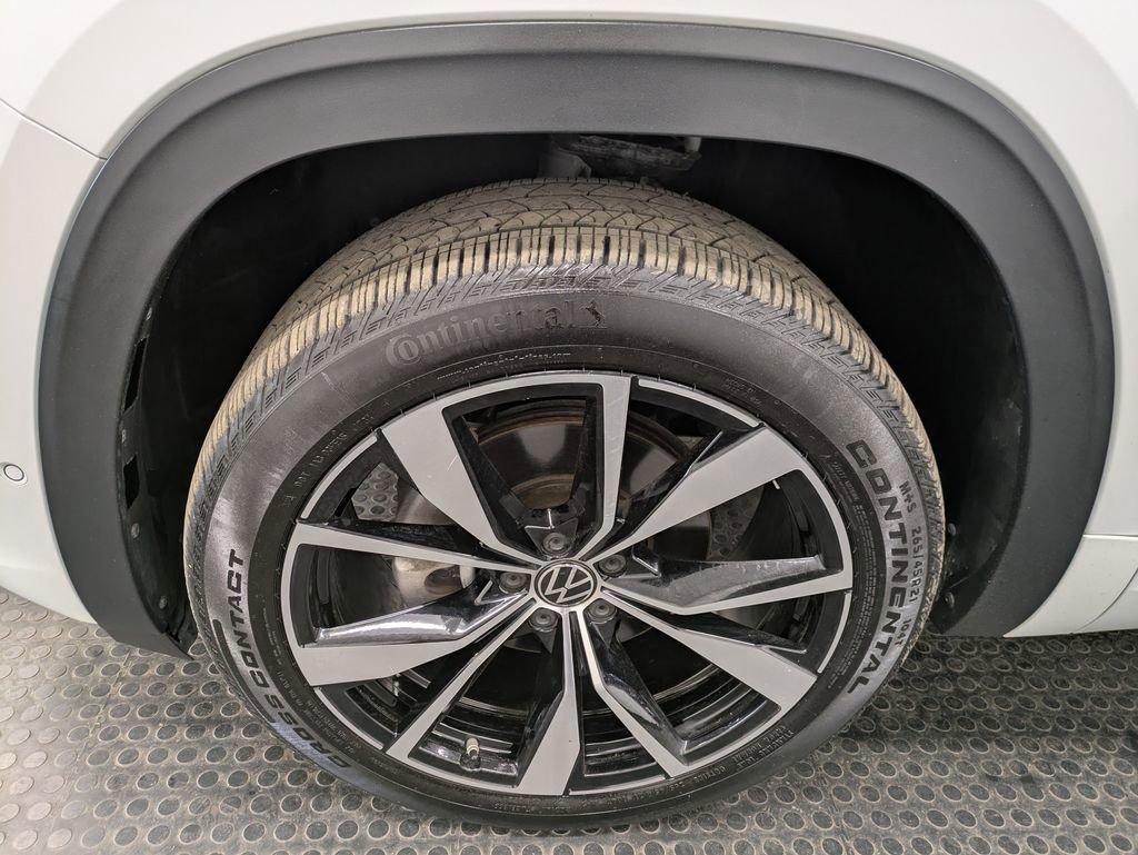 Used 2024 Volkswagen Atlas SEL Premium R-Line AWD/4WD image 7