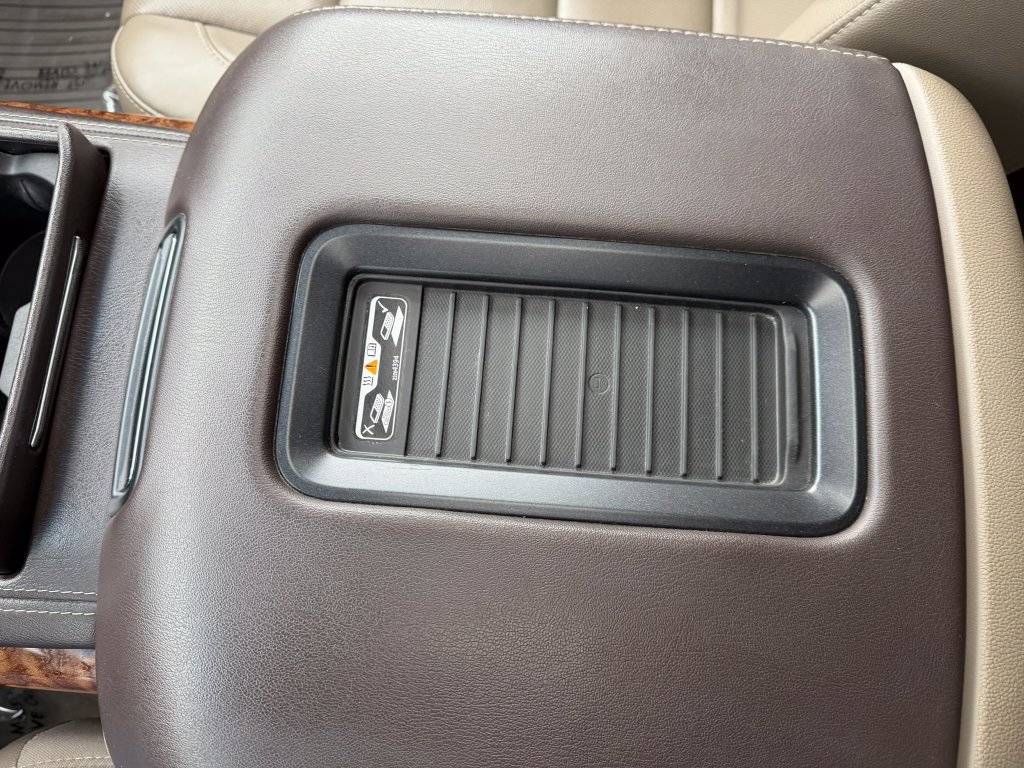 Used 2019 Chevrolet Tahoe Premier AWD/4WD image 17