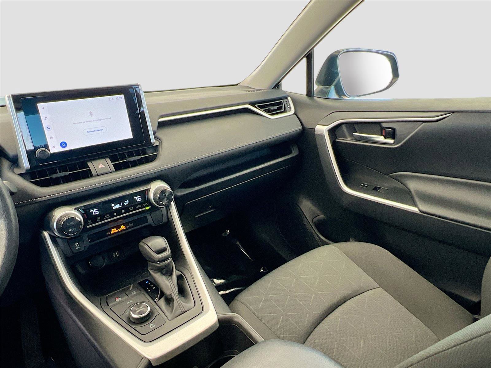 Used 2025 Toyota RAV4 XLE image 22