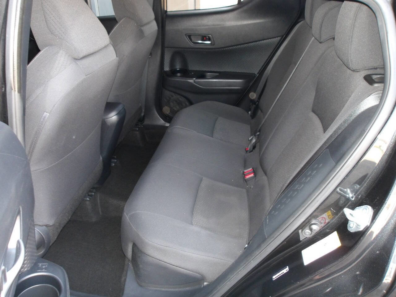 Used 2018 Toyota C-HR XLE FWD image 23