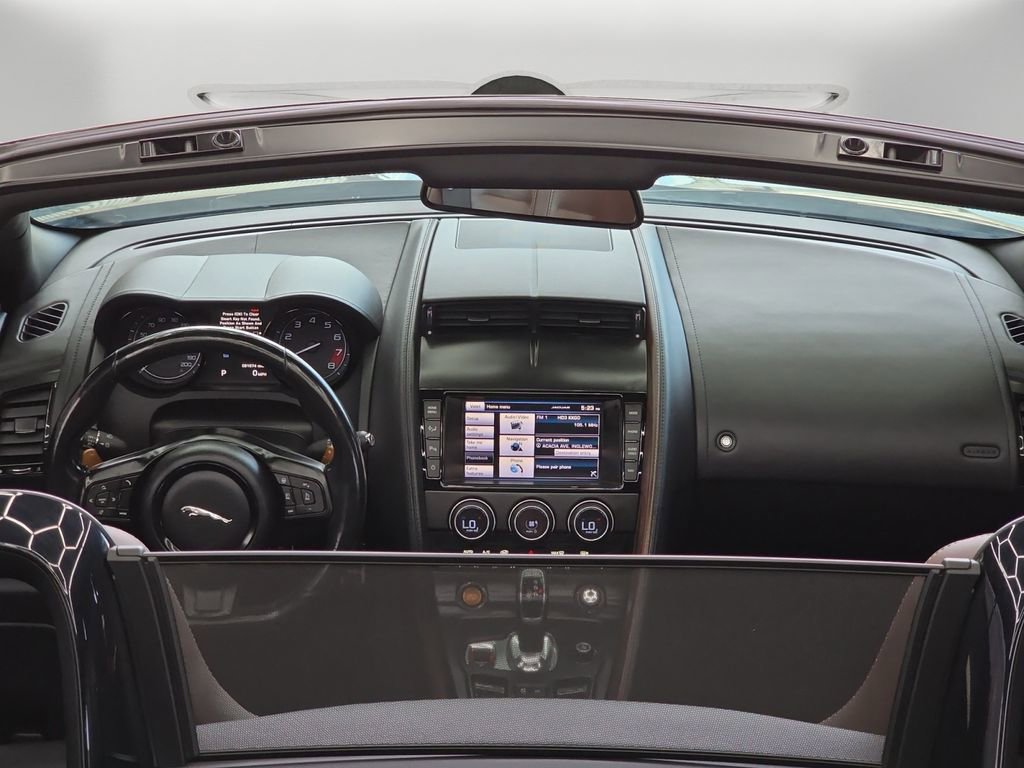 Used 2014 Jaguar F-TYPE S image 11