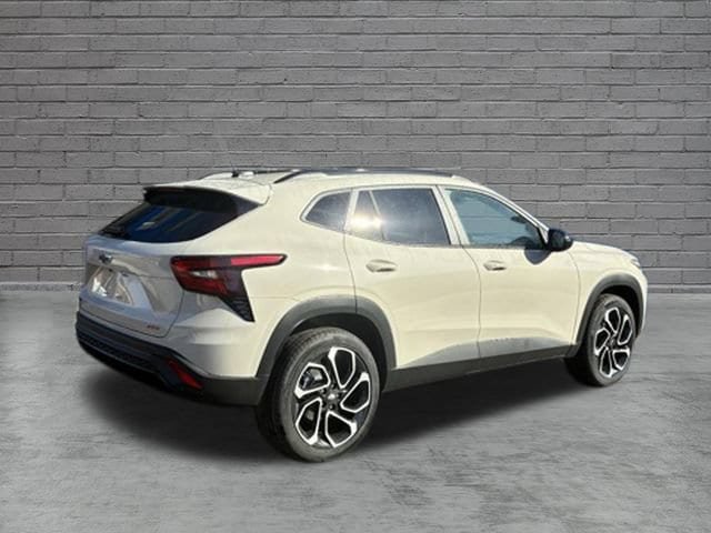 New 2026 Chevrolet Trax RS w/ Driver Confidence Package FWD image 5