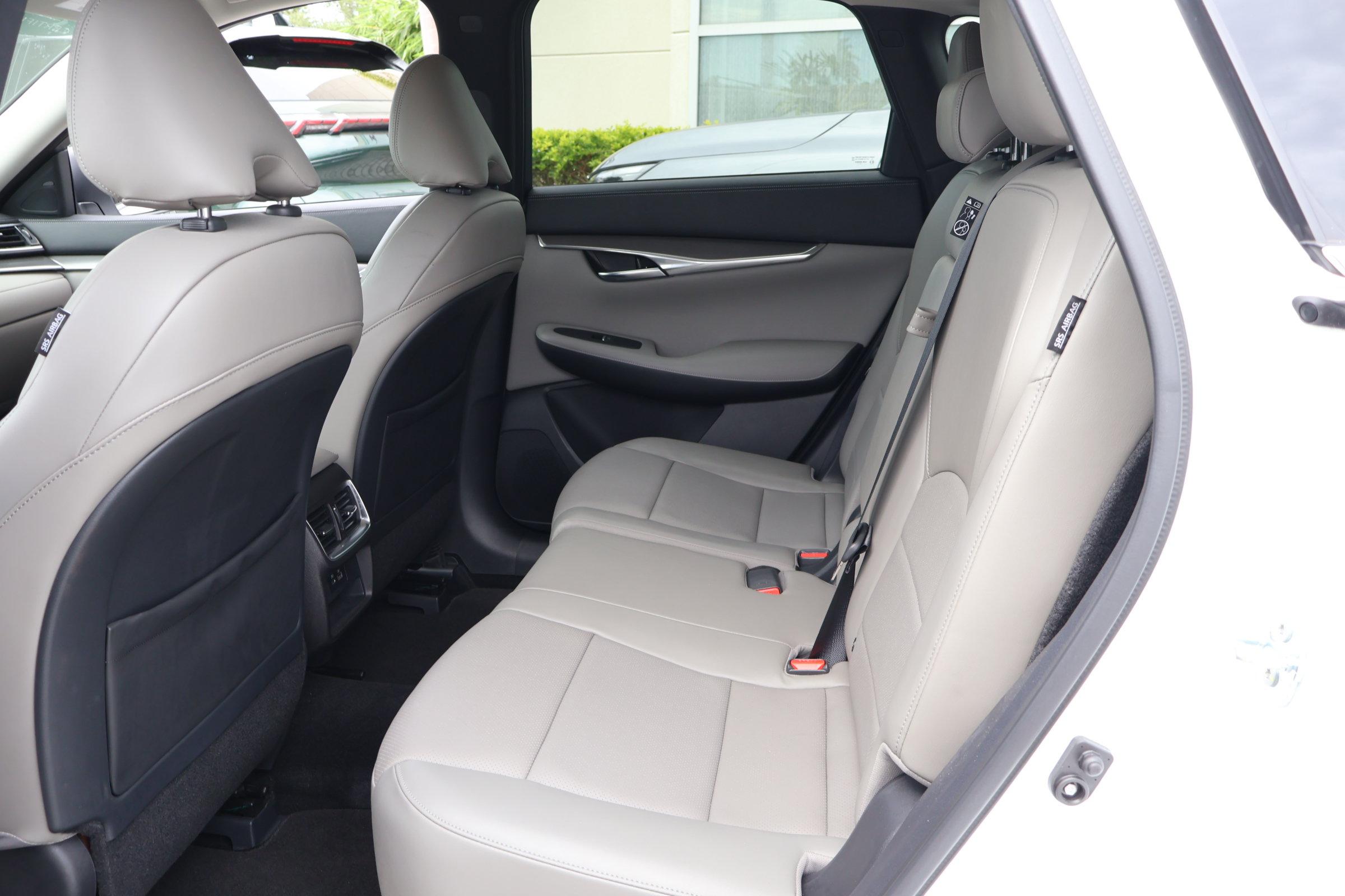 Certified 2023 INFINITI QX50 Luxe FWD image 17