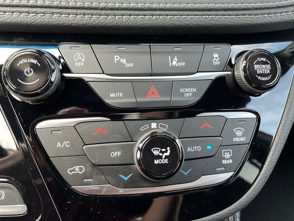 New 2027 Chrysler Pacifica Select FWD image 43