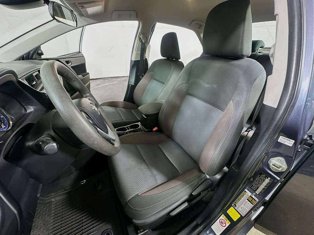 Used 2019 Toyota Corolla LE FWD image 15