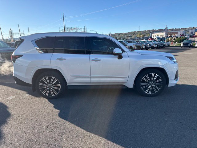 Used 2026 Lexus LX 600 4WD w/ Accessory Package (Z1) image 4