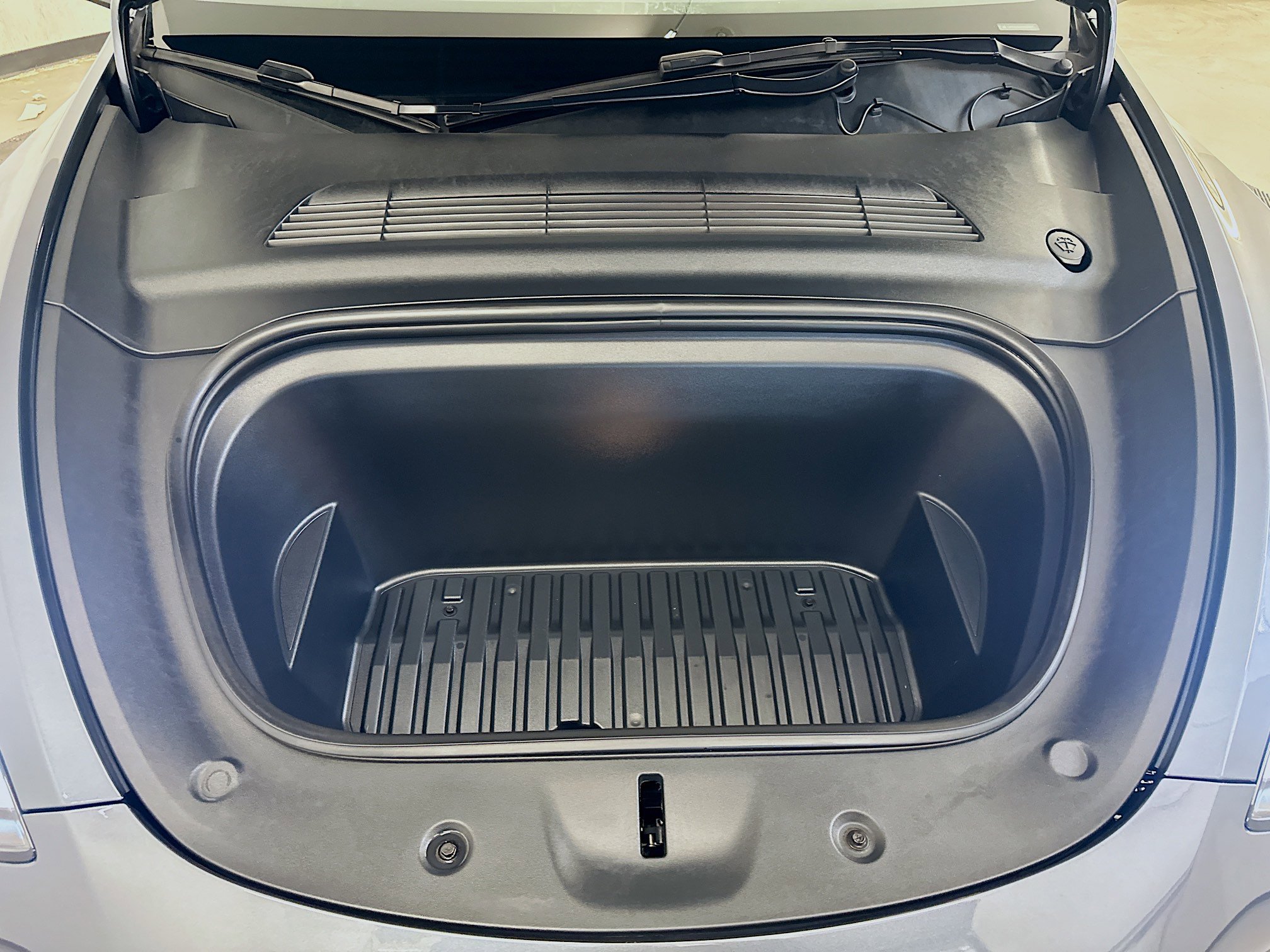 Used 2022 Tesla Model Y Long Range image 36