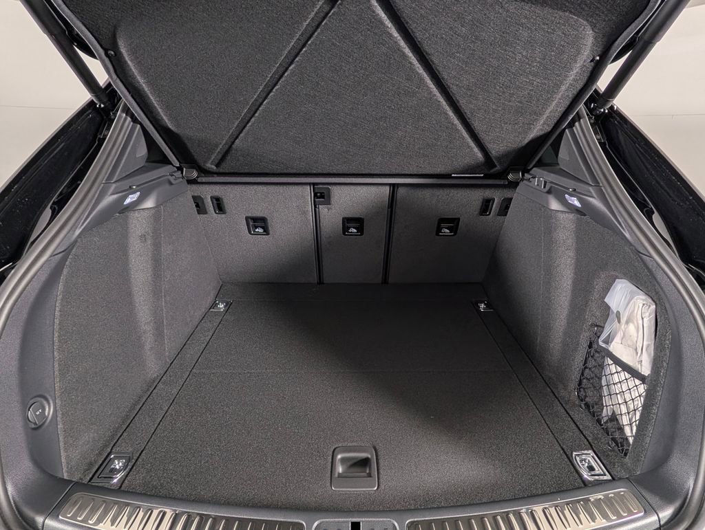 New 2026 Porsche Macan image 17