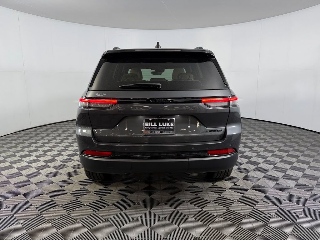Certified 2023 Jeep Grand Cherokee Limited w/ Black Appearance Package image 8