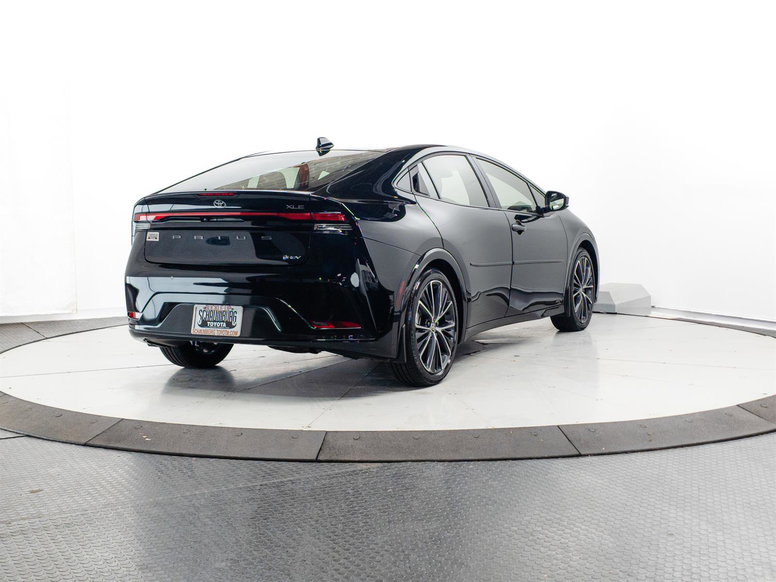 Used 2024 Toyota Prius XLE image 11