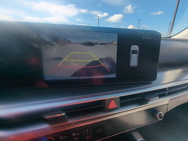 Used 2024 Kia Sorento S w/ Panoramic Sunroof Package FWD image 16