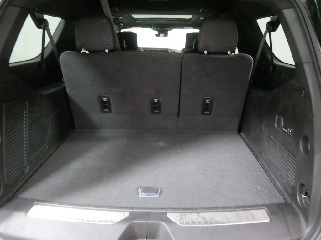 Used 2024 GMC Yukon XL Denali w/ Denali Reserve Package image 5