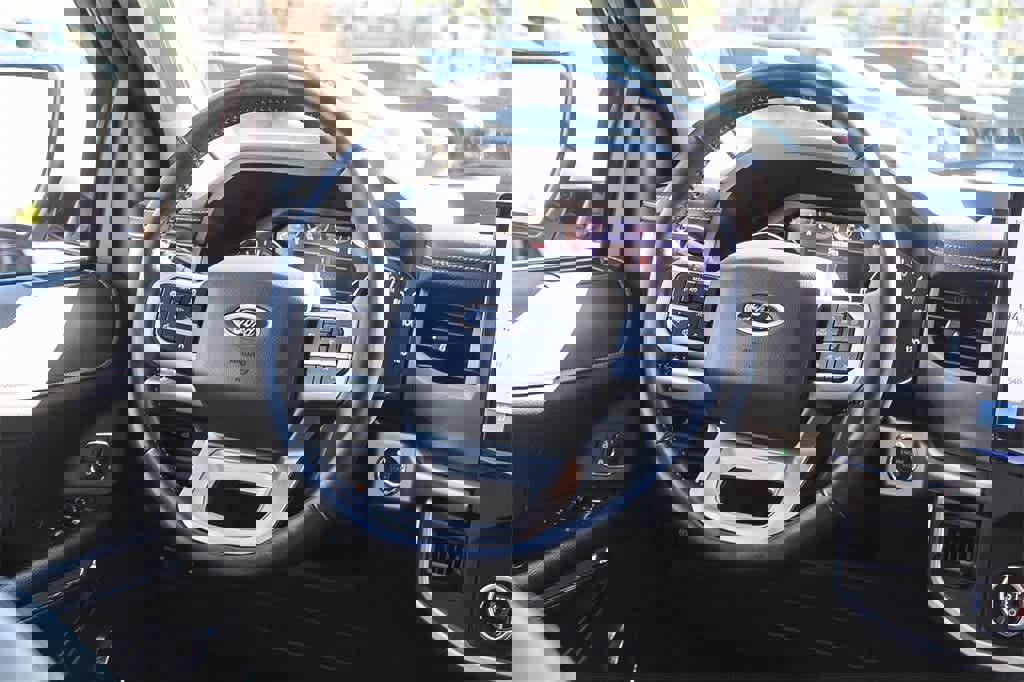 Used 2024 Ford Expedition XLT image 21