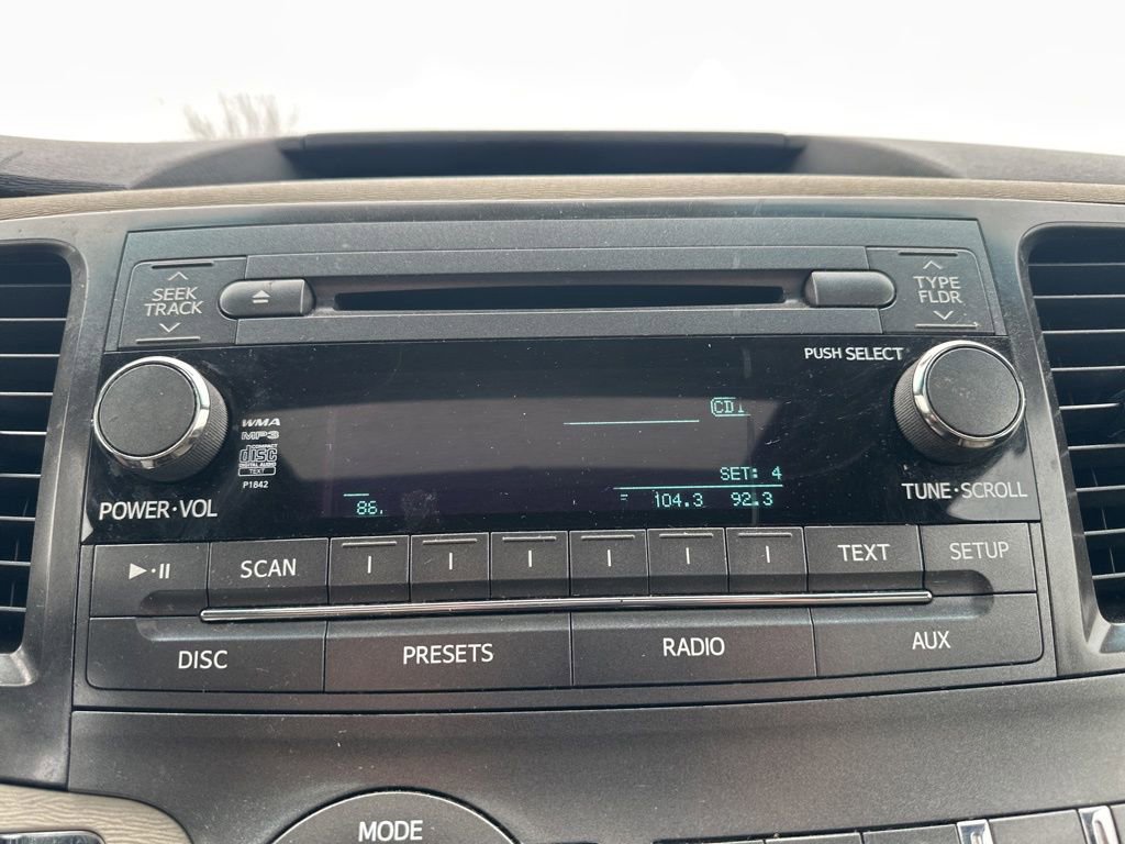 Used 2012 Toyota Sienna XLE image 24