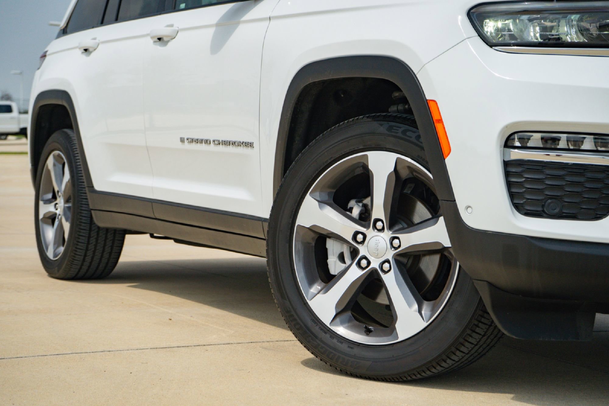 Used 2025 Jeep Grand Cherokee Limited w/ Luxury Tech Group II AWD/4WD video 2