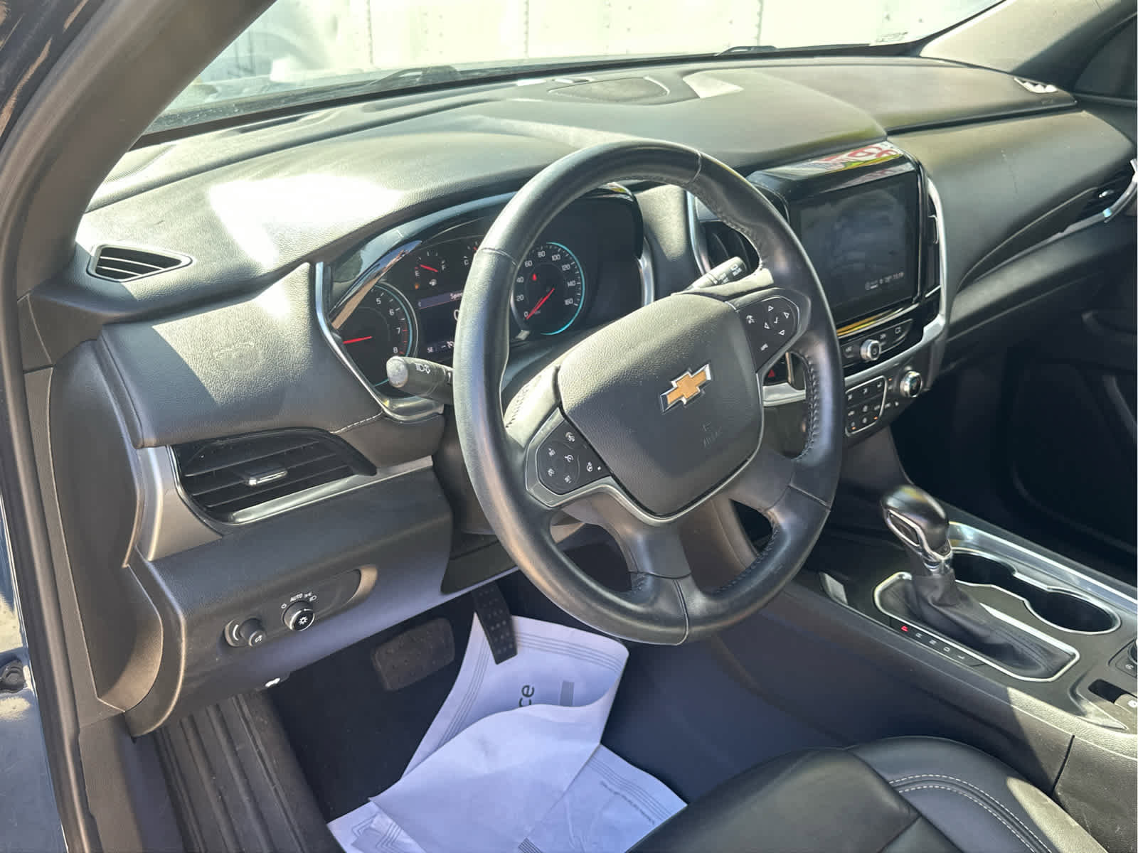 Used 2022 Chevrolet Traverse LT image 28