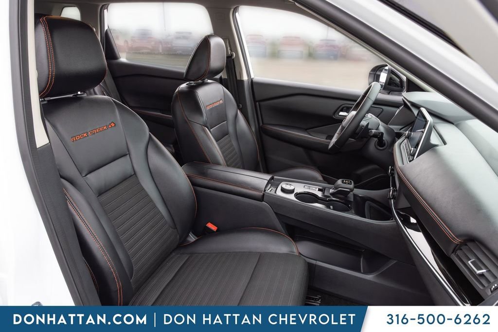 Used 2025 Nissan Rogue SV AWD/4WD image 22