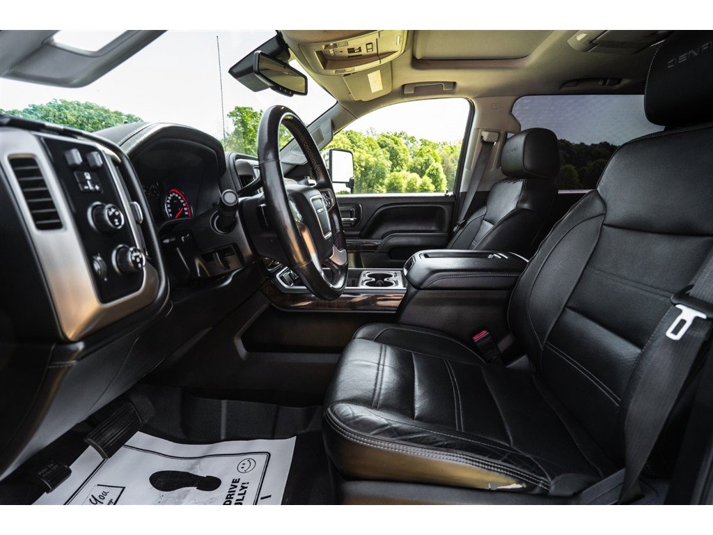 Used 2015 GMC Sierra 2500 Denali w/ Duramax Plus Package AWD/4WD image 18