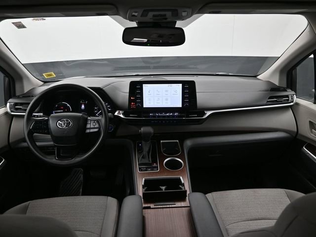 Certified 2024 Toyota Sienna LE w/ LE Plus Package image 27