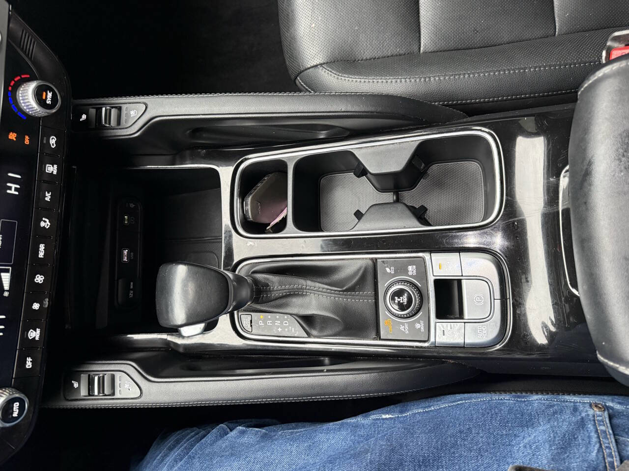 Used 2023 Kia Telluride EX w/ EX Captain's Chair Package image 22