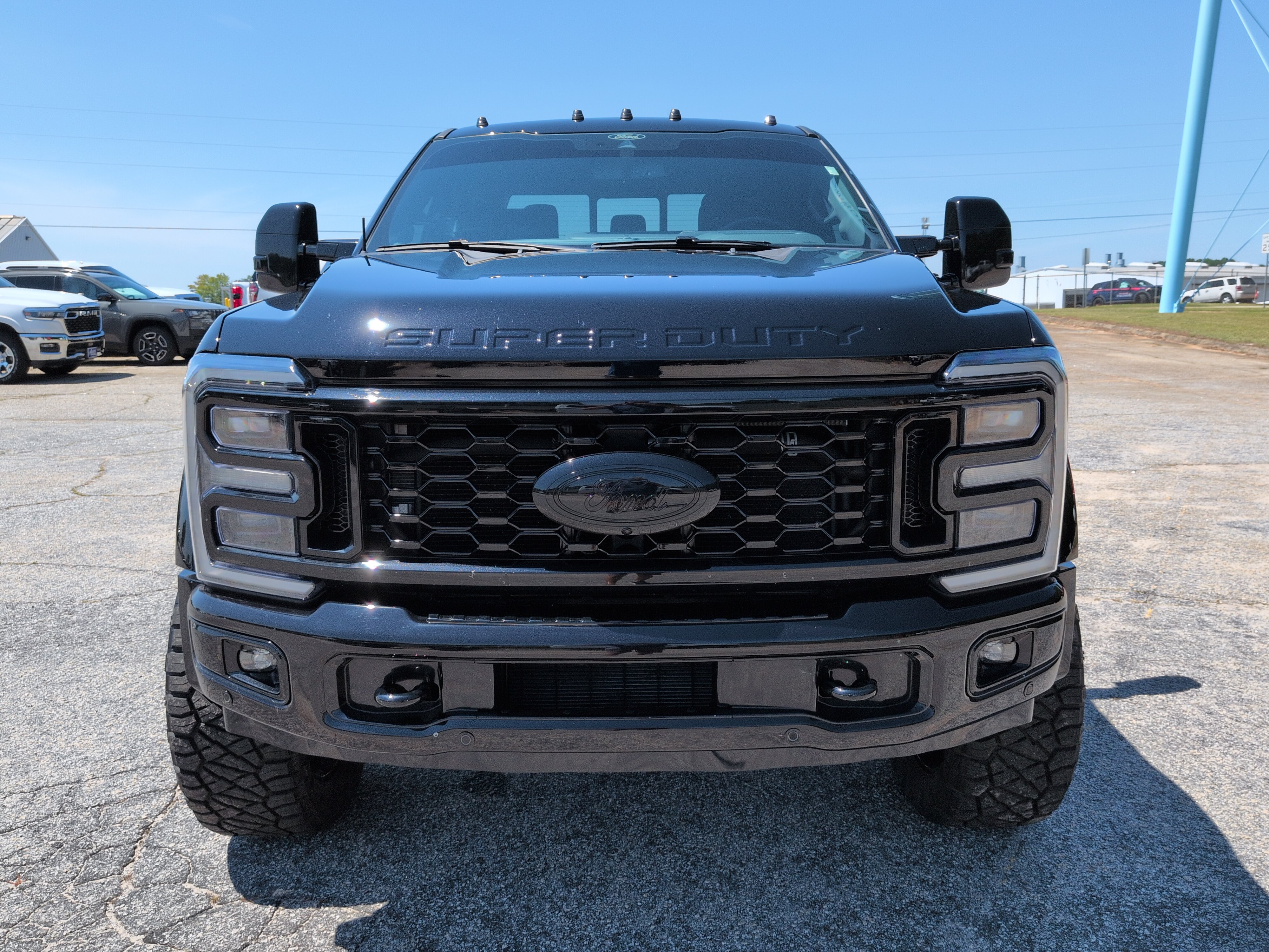 Used 2024 Ford F450 Platinum w/ FX4 Off-Road Package AWD/4WD image 7