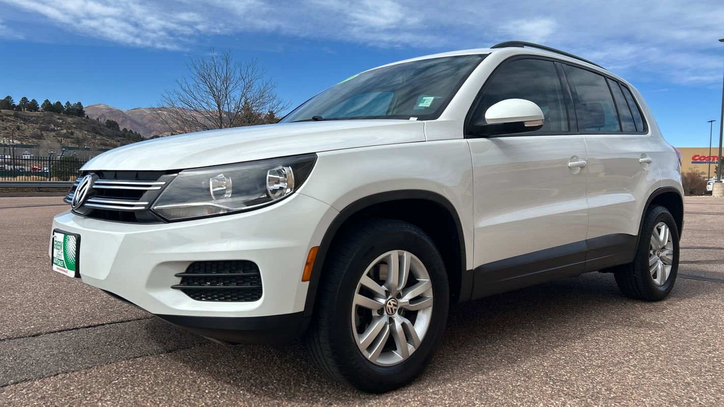 Used 2017 Volkswagen Tiguan S image 18
