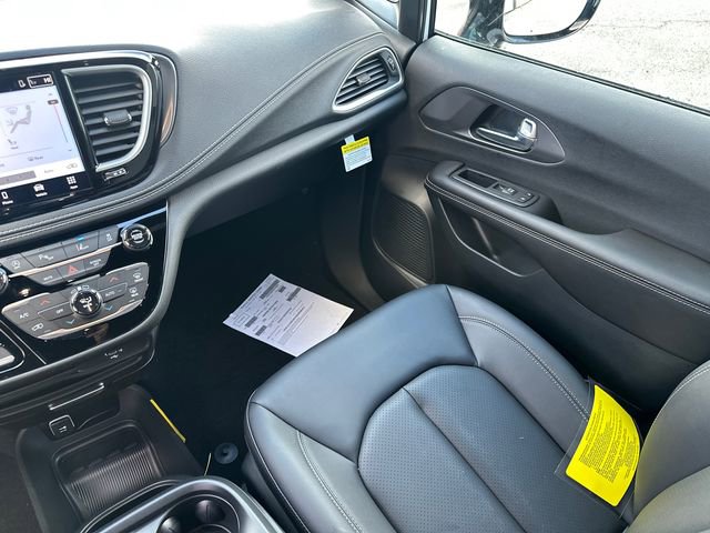 New 2026 Chrysler Pacifica Select image 19