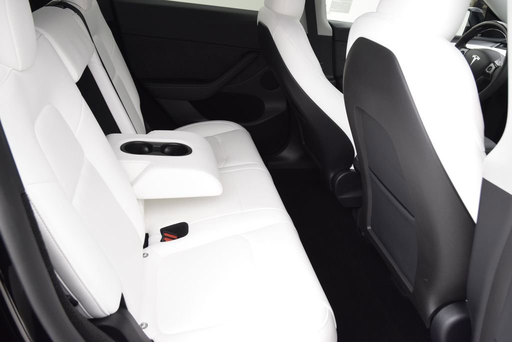 Used 2024 Tesla Model Y Long Range image 18