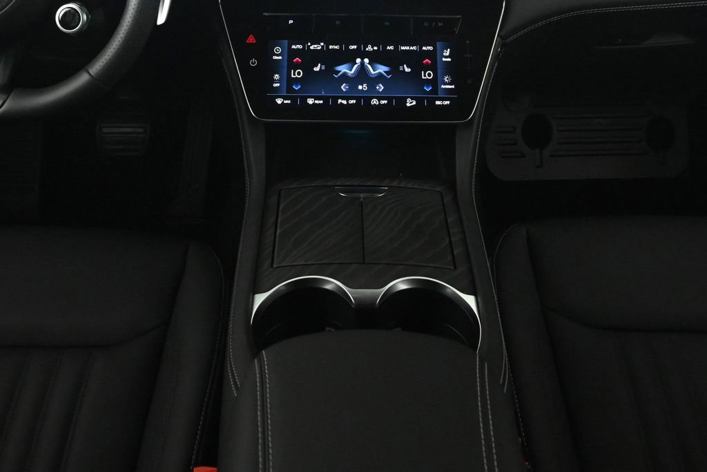 New 2025 Maserati Grecale GT image 13