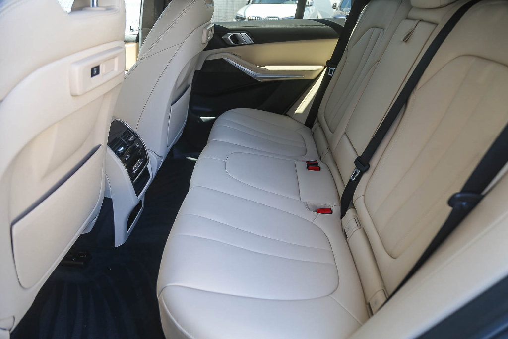 Used 2022 BMW X5 xDrive45e w/ Premium Package AWD/4WD image 15