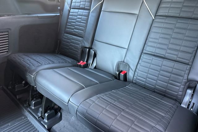 New 2026 Cadillac Escalade ESV Platinum Sport w/ LPO, ONYX Package image 16