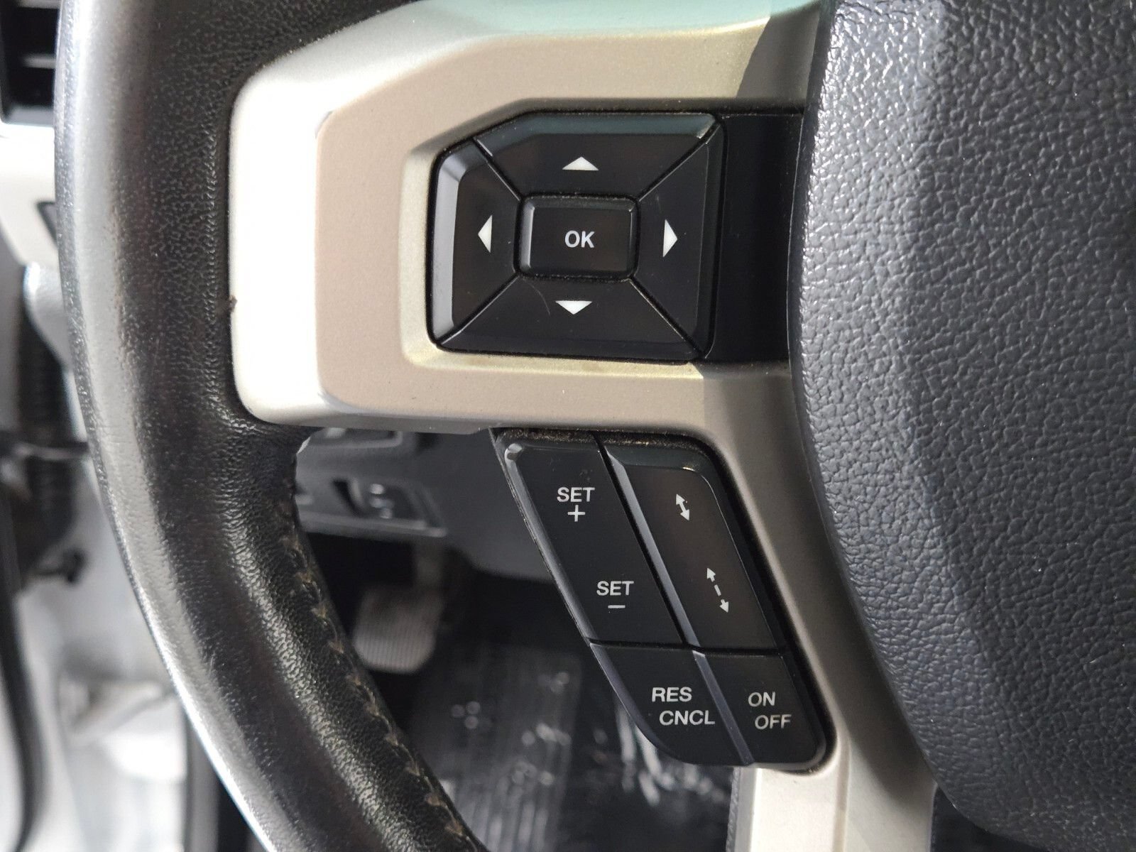 Used 2019 Ford F250 Lariat w/ Lariat Ultimate Package AWD/4WD image 24