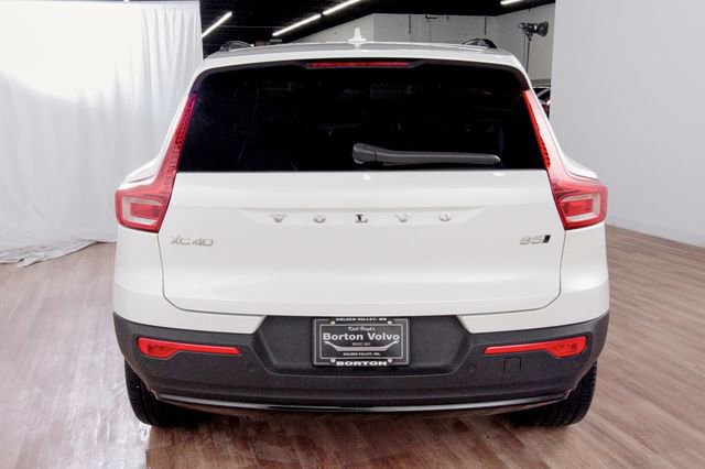 Certified 2025 Volvo XC40 B5 Ultra w/ Protection Package Premier AWD/4WD image 4