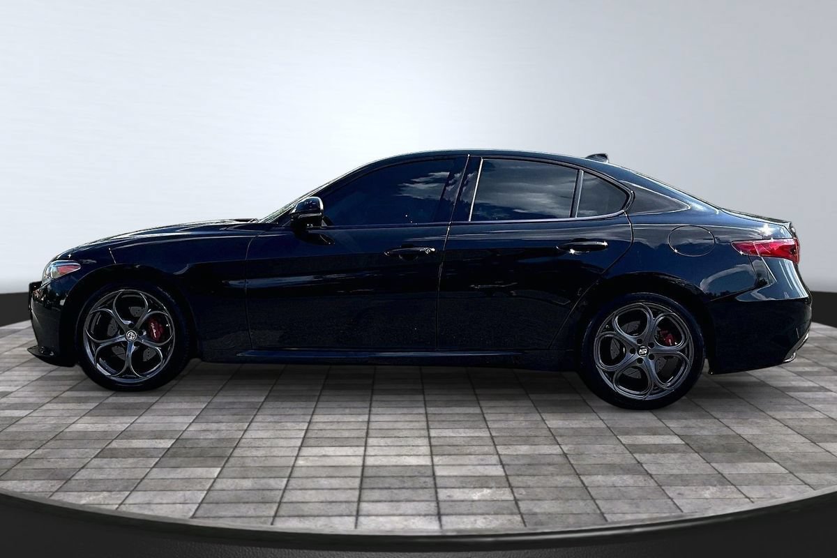 Used 2018 Alfa Romeo Giulia Ti Sport w/ Quick Order Package 22S Sport AWD/4WD image 4