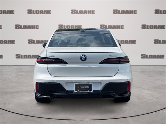 New 2026 BMW 750e xDrive image 4