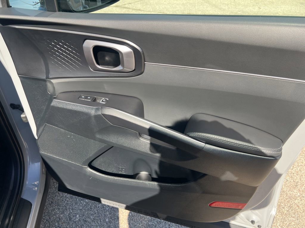 Certified 2025 Kia Sorento S image 22