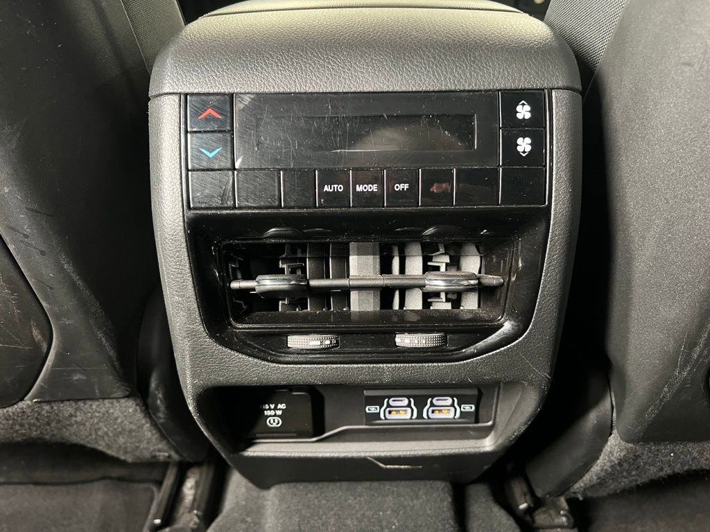 Used 2024 Jeep Grand Cherokee L Laredo image 25