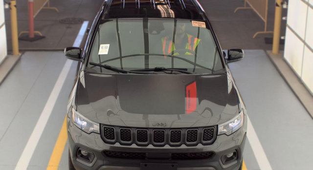 Used 2023 Jeep Compass Trailhawk AWD/4WD image 8