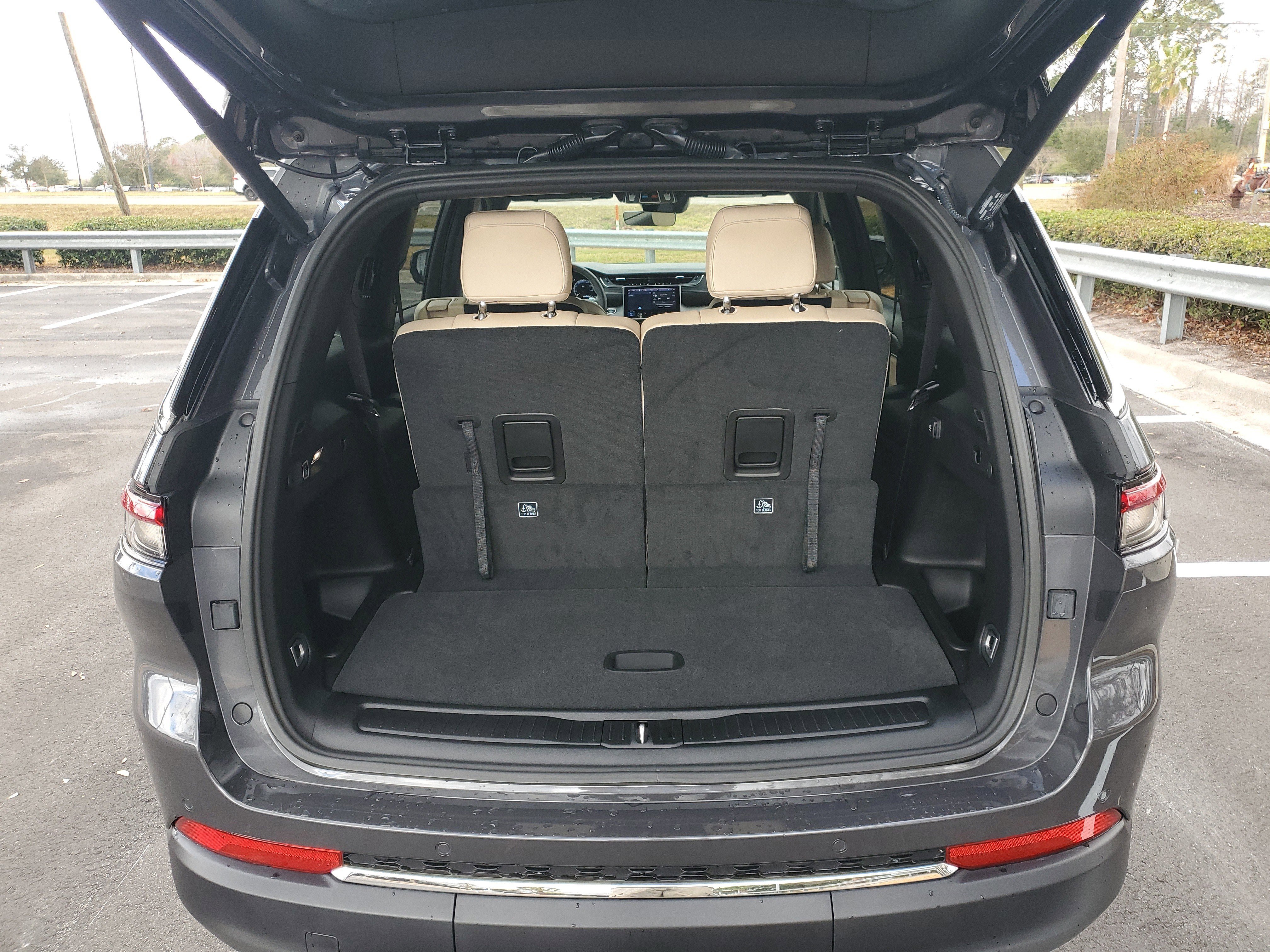 Used 2025 Jeep Grand Cherokee L Limited image 7