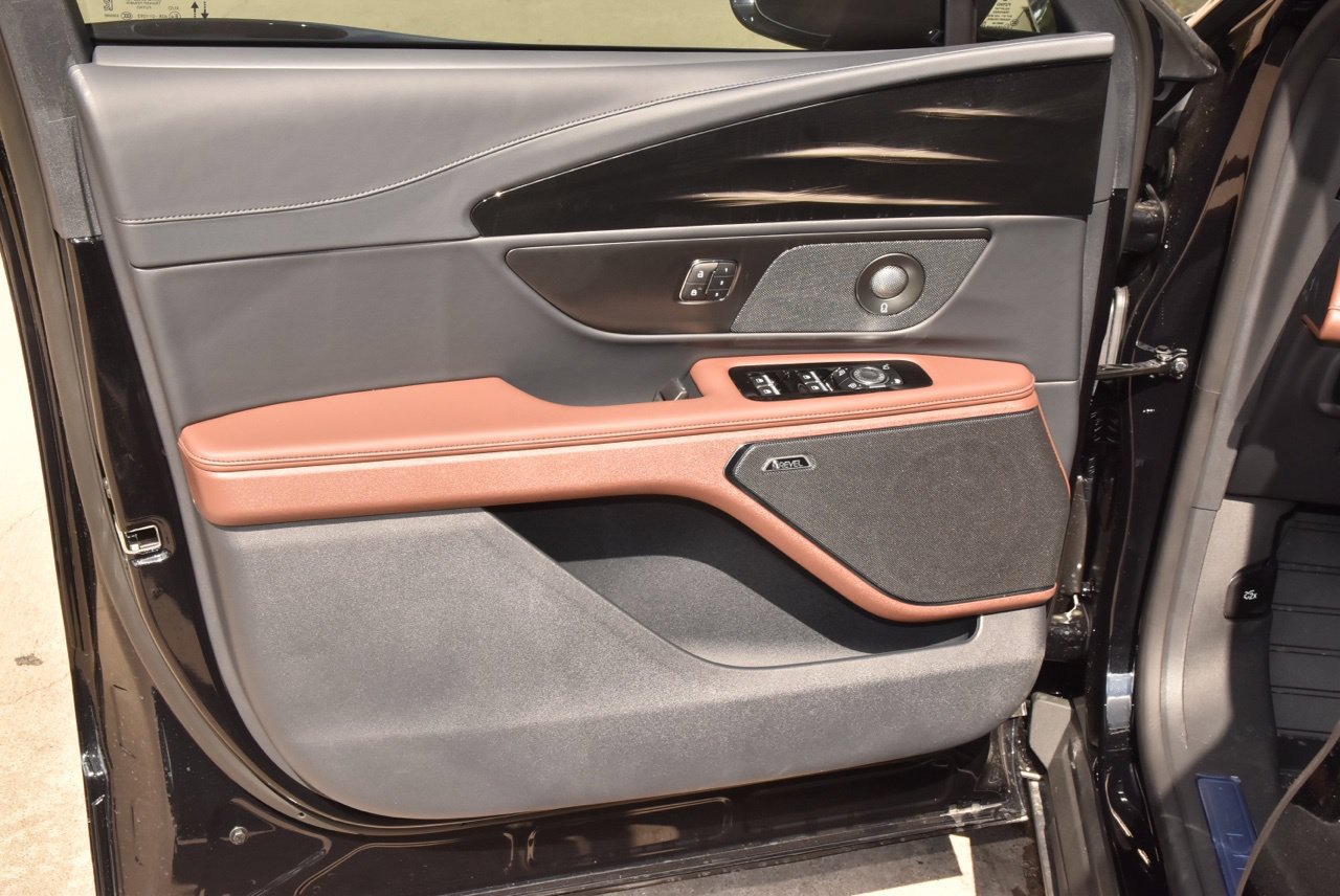 New 2026 Lincoln Nautilus Reserve AWD/4WD image 37