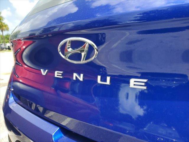 New 2025 Hyundai Venue Limited image 5