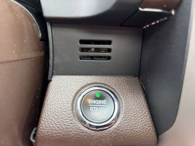 Used 2015 Ford F150 King Ranch w/ Equipment Group 601A Luxury AWD/4WD image 13
