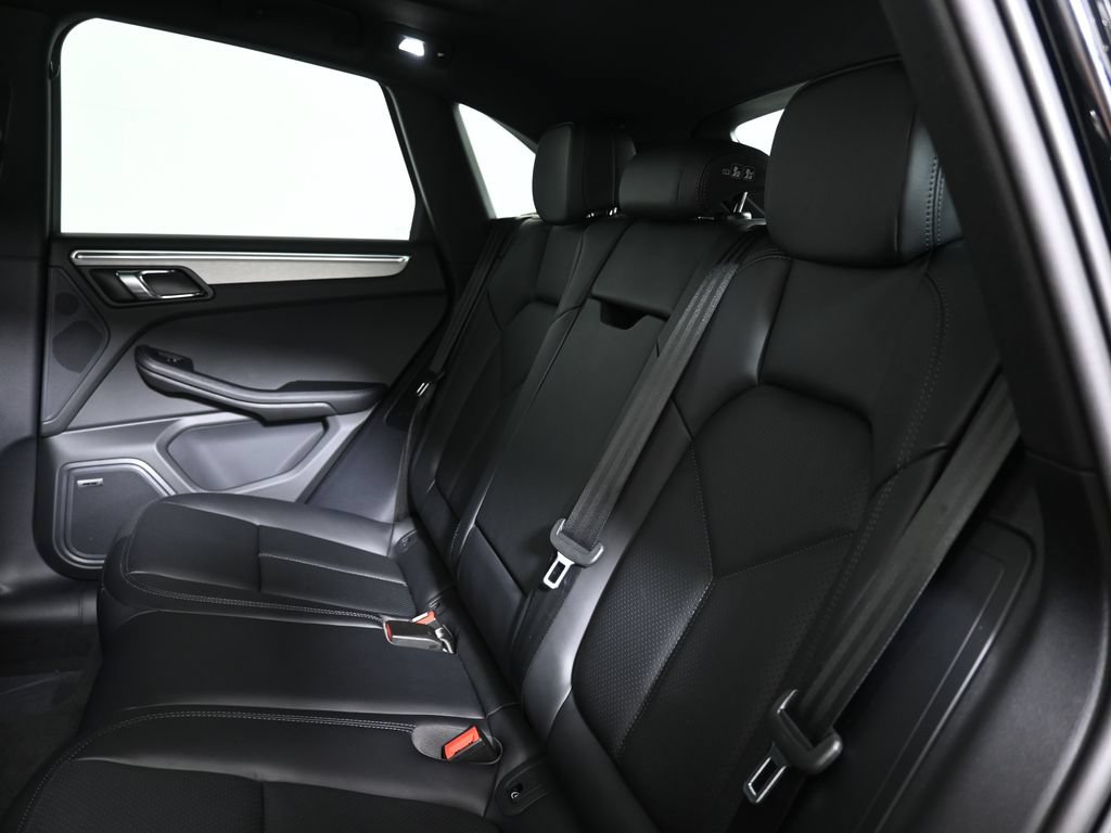 New 2026 Porsche Macan AWD/4WD image 38