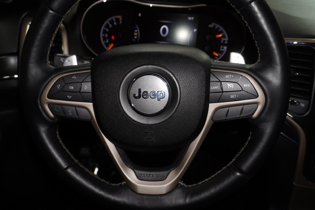 Used 2017 Jeep Grand Cherokee Limited AWD/4WD image 18