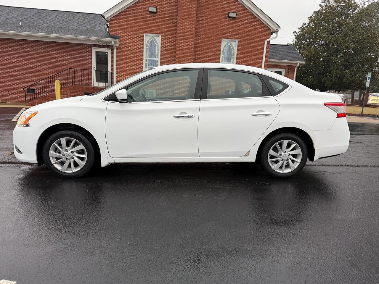 Used 2015 Nissan Sentra SV w/ Style Package image 8