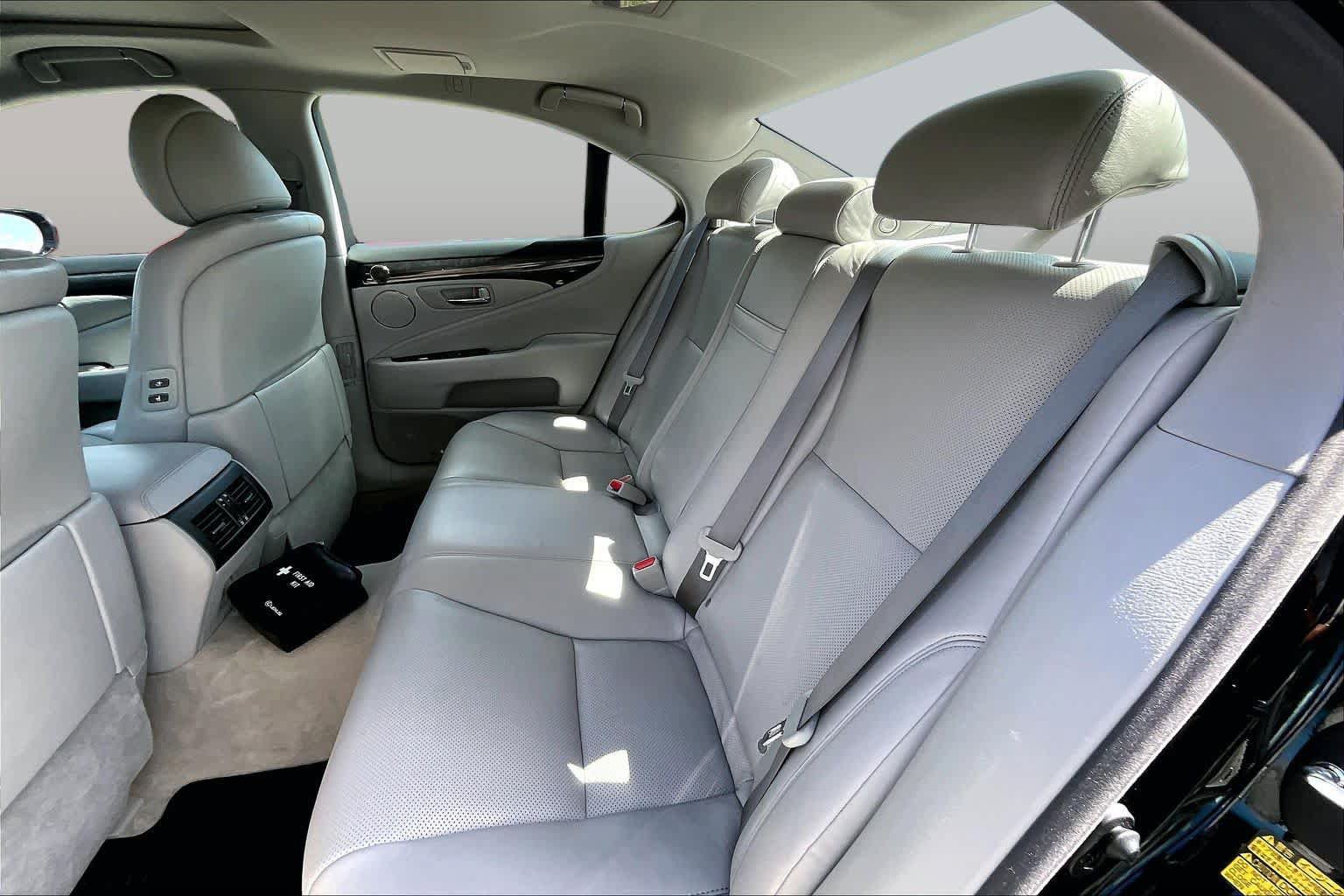 Used 2012 Lexus LS 460 AWD w/ Luxury Value Edition image 20