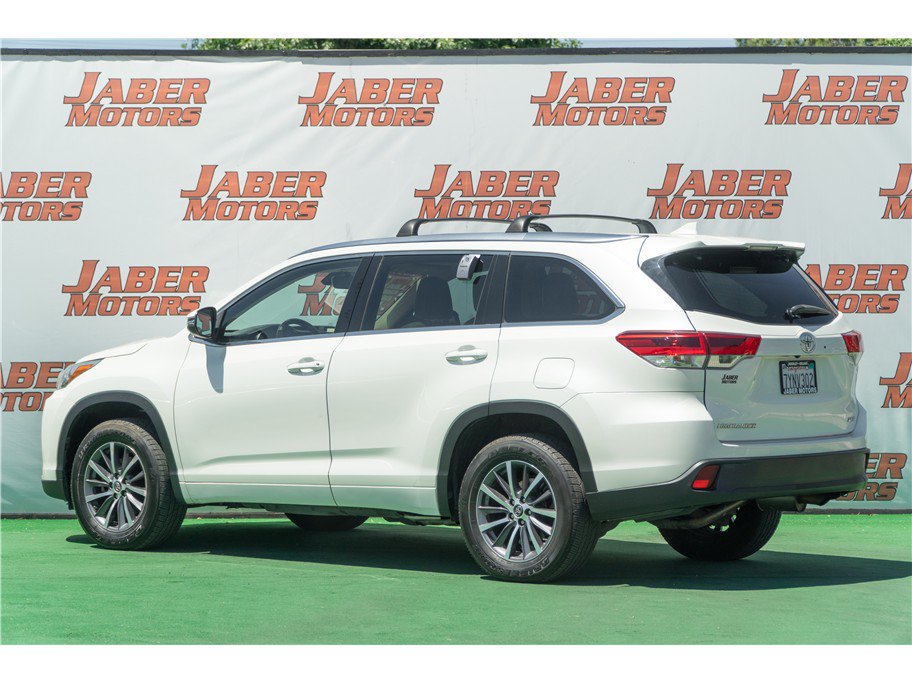 Used 2017 Toyota Highlander XLE FWD image 14