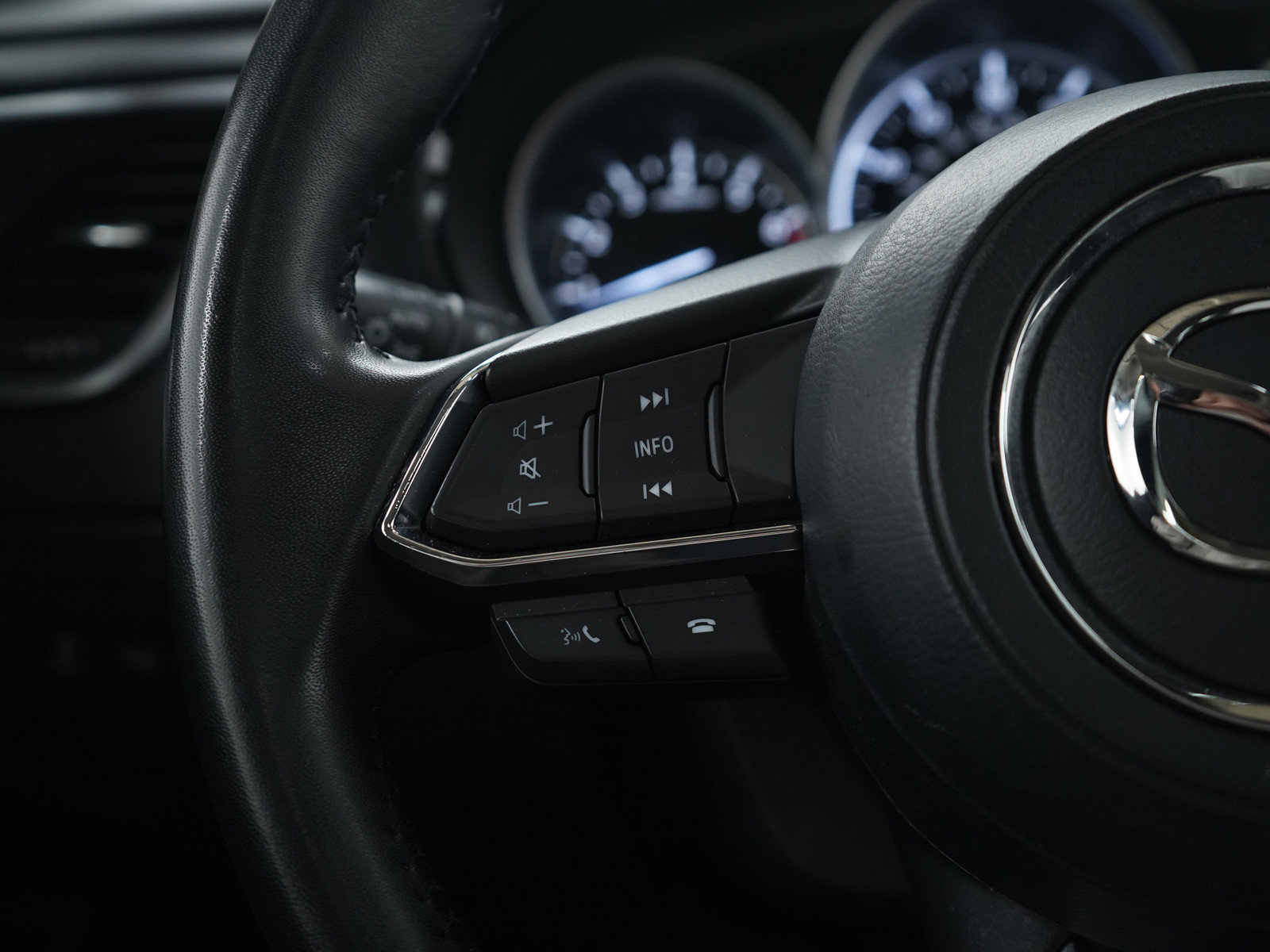 Used 2023 MAZDA CX-9 Touring image 29