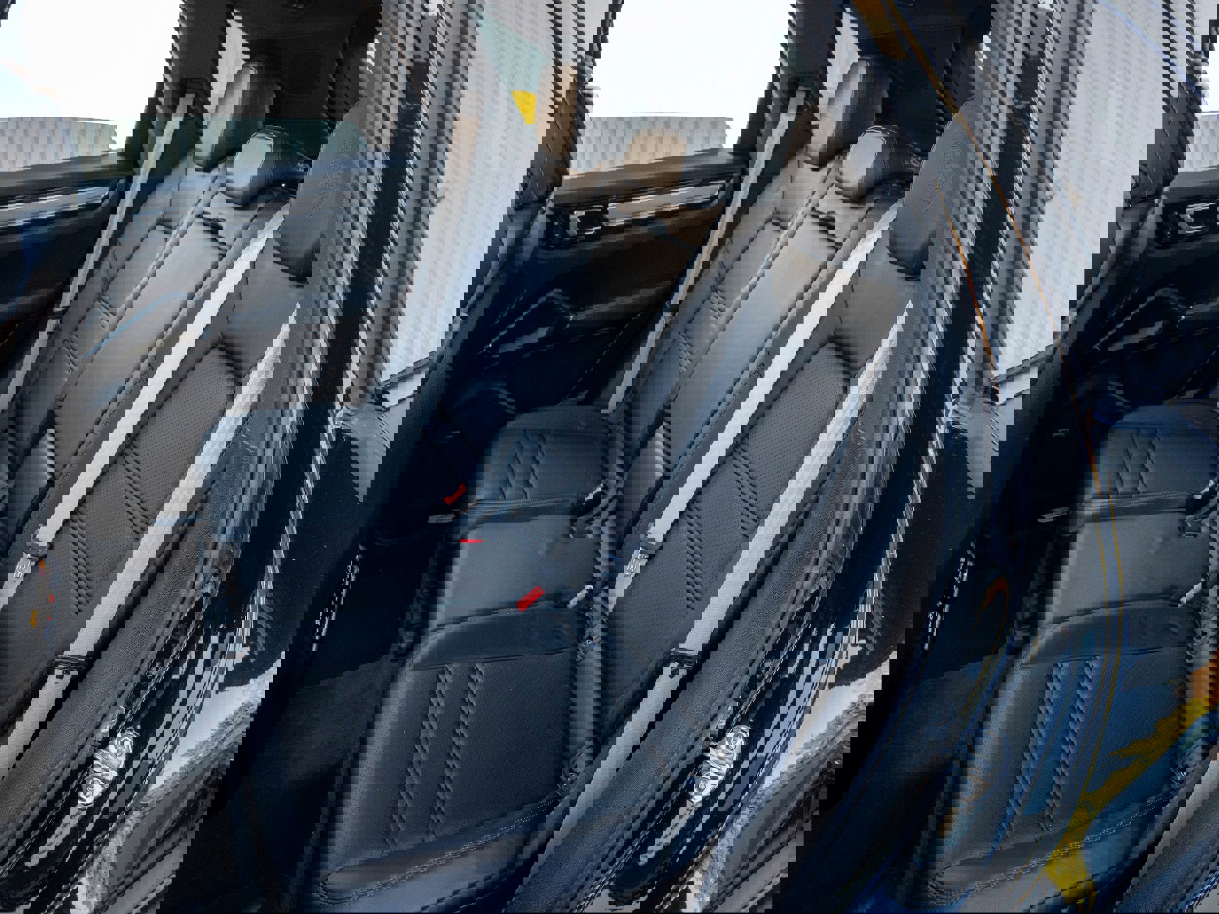 Certified 2023 Porsche Cayenne Platinum Edition image 33